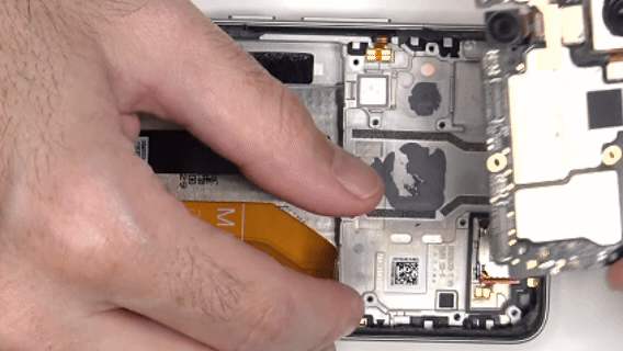 خطوة 27 في تبديل الشاشة poco F6