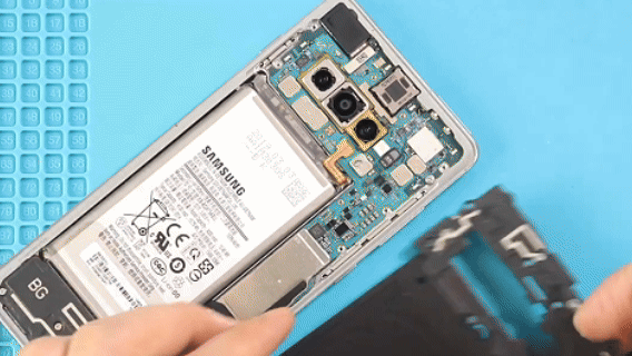 خطوة 33 في تبديل الشاشة سامسونج S10 / S10 PLUS