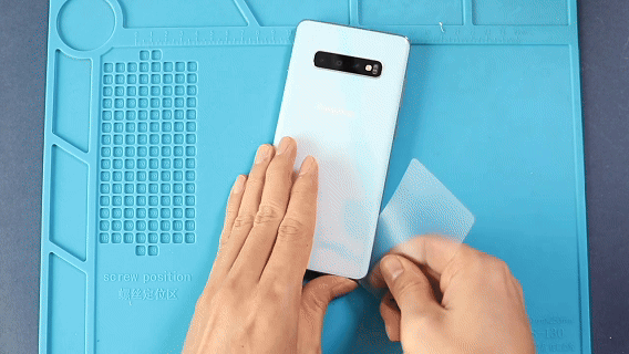 خطوة 4 في تبديل الشاشة سامسونج S10 / S10 PLUS