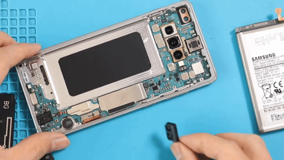 خطوة 28 في تبديل الشاشة سامسونج S10 / S10 PLUS