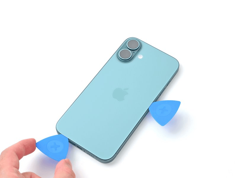 خطوة 8 في تبديل سماعة الأذن IPHNOE 16 PLUS