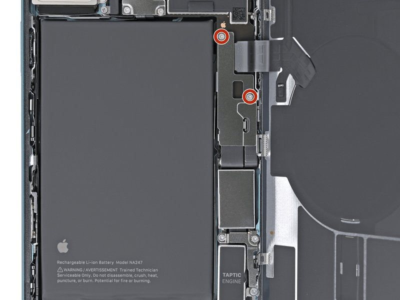 خطوة 12 في تبديل سماعة الأذن IPHNOE 16 PLUS