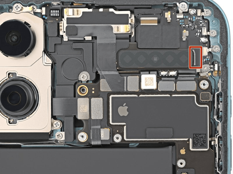 خطوة 19 في تبديل سماعة الأذن IPHNOE 16 PLUS