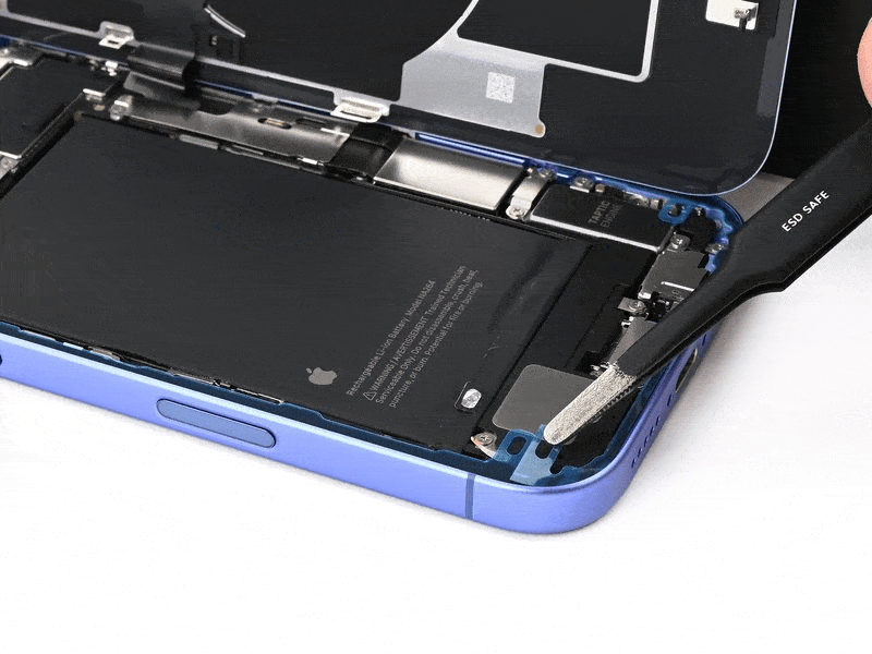 خطوة 39 في تبديل سماعة الأذن IPHNOE 16 PLUS