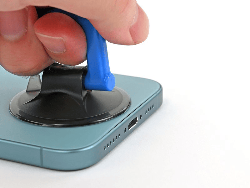 خطوة 2 في تبديل سماعة الأذن IPHNOE 16 PLUS