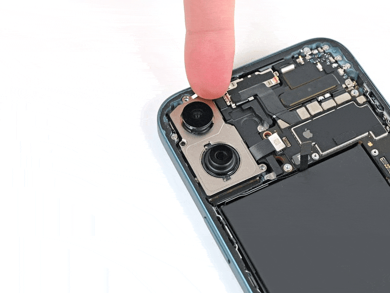 خطوة 4 في تبديل الكامرا الخلفية IPHNOE 16 PLUS