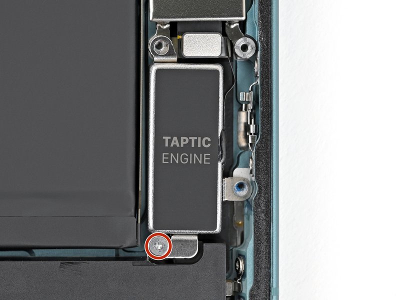 خطوة 4 في تبديل سماعة السبيكر IPHNOE 16 PLUS