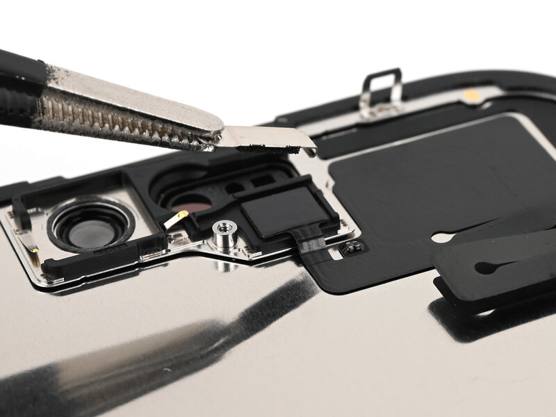 خطوة 24 في تبديل الشاشة IPHNOE 16 PLUS