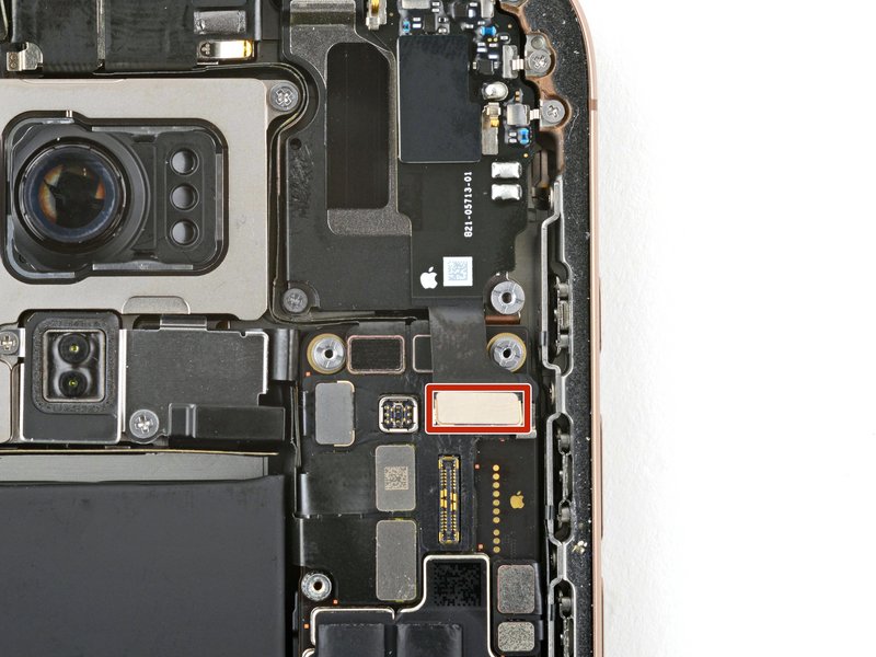 خطوة 9 في تبديل سماعة الأذن IPHNOE 16 PRO MAX