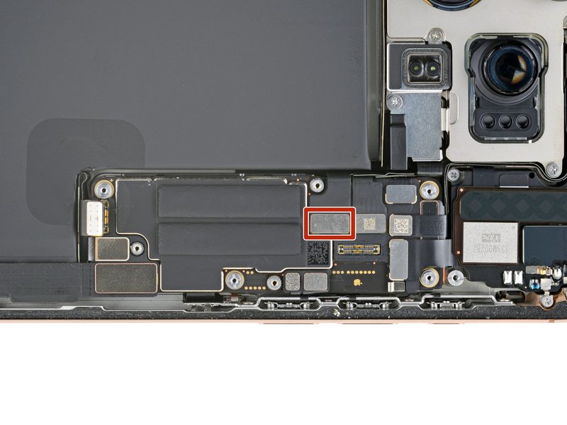 خطوة 10 في تبديل الكامرة الخلفية IPHNOE 16 PRO MAX