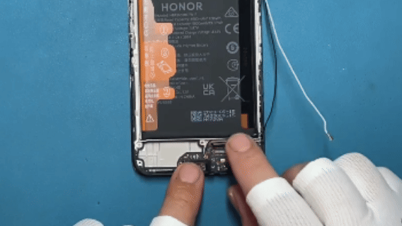 خطوة 21 في تبديل شاشة HONOR X8