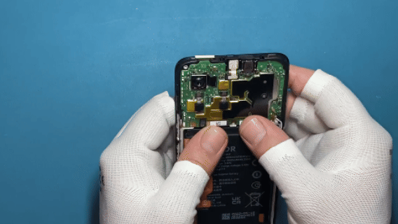 خطوة 16 في تبديل شاشة HONOR X8