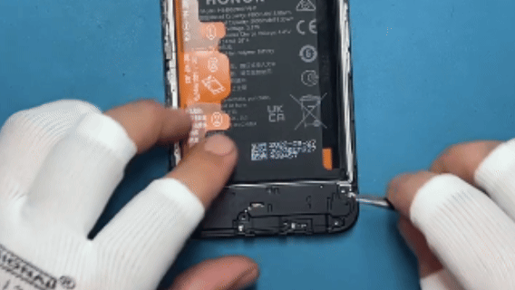 خطوة 28 في تبديل شاشة HONOR X8