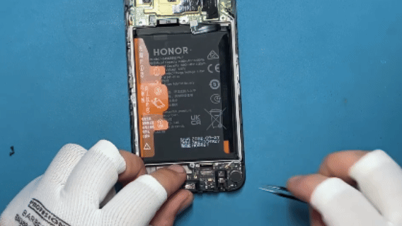 خطوة 27 في تبديل شاشة HONOR X8